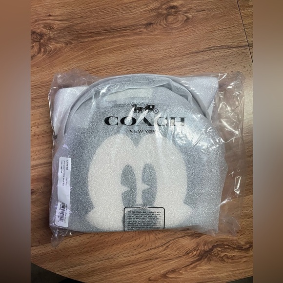 Disney X Coach Mickey Mouse Ear Bag - Picture 6 of 11